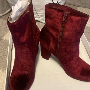 Blush boots - red velvet color